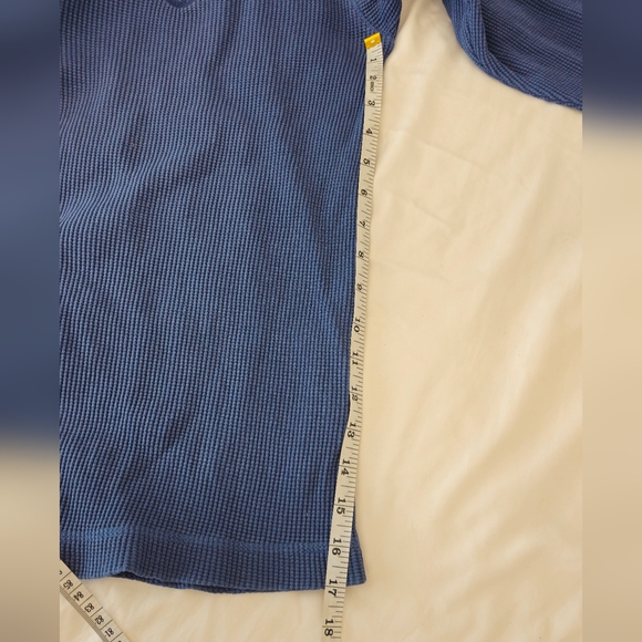 Vintage Guess sweater - Picture 9 of 12